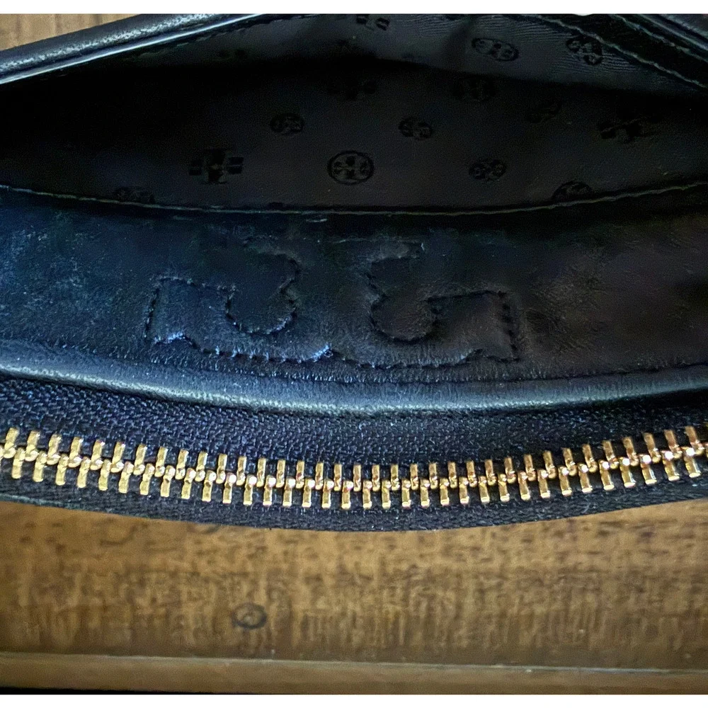 Tory Burch Wallet Womens Black Leather Zip Around Quilted Logo Continental